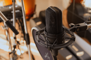 How Do I Make PowerPoint Read Aloud? Try 3 Simple Techniques